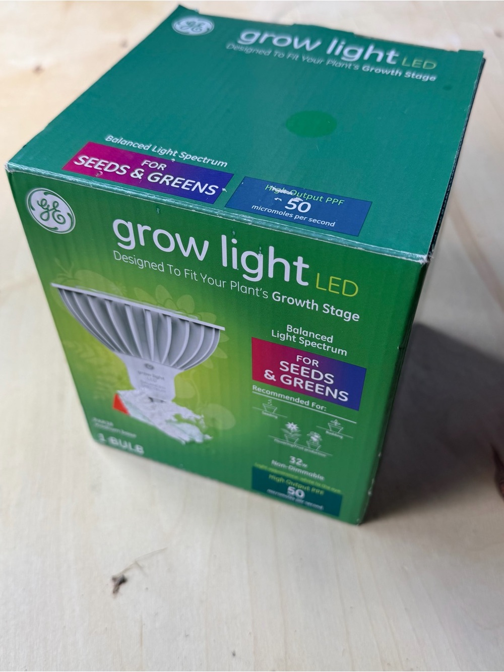 GE Grow Light LED for Seeds & Greens - Green Packaging